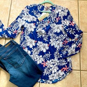 NWT Brina & Em long sleeve floral blouse